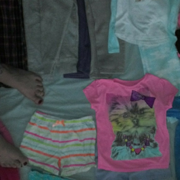 A lil bit of everything read pricing in descriptio - Picture 7 of 8